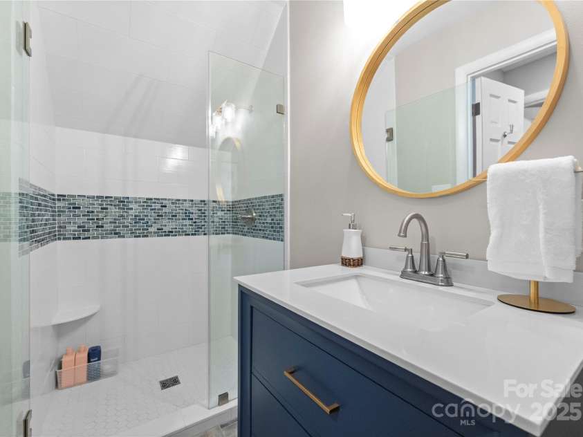 4931 Pine Ridge Road, Charlotte, NC 28226.  MLS# CAR4247609, YatesRealty ID 13500. 