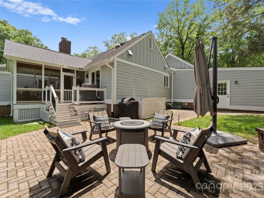 4931 Pine Ridge Road, Charlotte, NC 28226.  MLS# CAR4247609, YatesRealty ID 13500. 