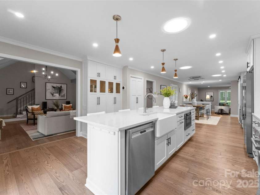 4931 Pine Ridge Road, Charlotte, NC 28226.  MLS# CAR4247609, YatesRealty ID 13500. 