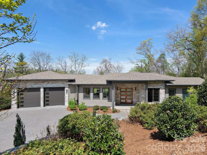 642 Altamont View, Asheville, NC 28804.  MLS# CAR4369480, YatesRealty ID 13500. 