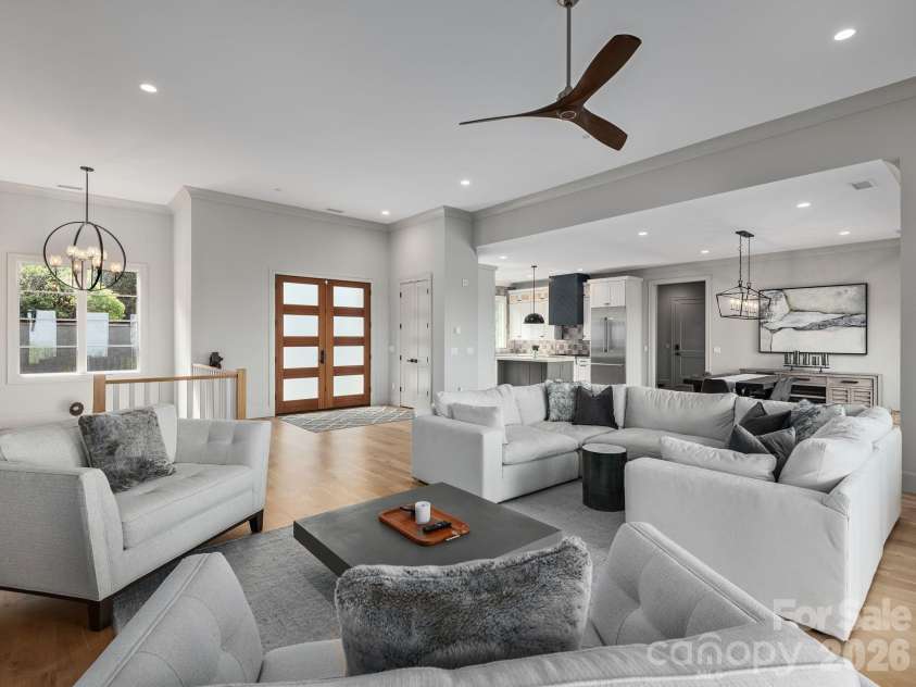 642 Altamont View, Asheville, NC 28804.  MLS# CAR4369480, YatesRealty ID 13500. 