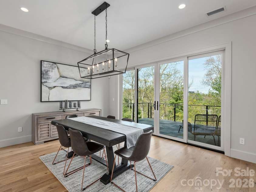 642 Altamont View, Asheville, NC 28804.  MLS# CAR4369480, YatesRealty ID 13500. 