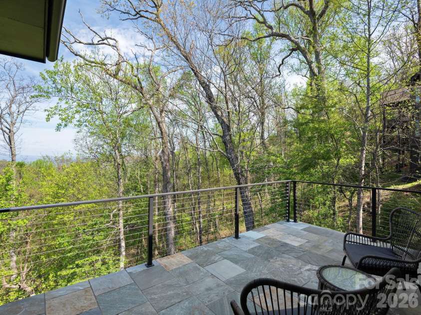 642 Altamont View, Asheville, NC 28804.  MLS# CAR4369480, YatesRealty ID 13500. 