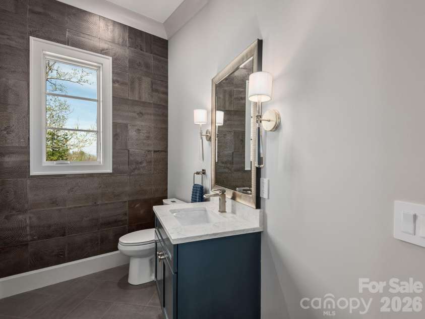 642 Altamont View, Asheville, NC 28804.  MLS# CAR4369480, YatesRealty ID 13500. 