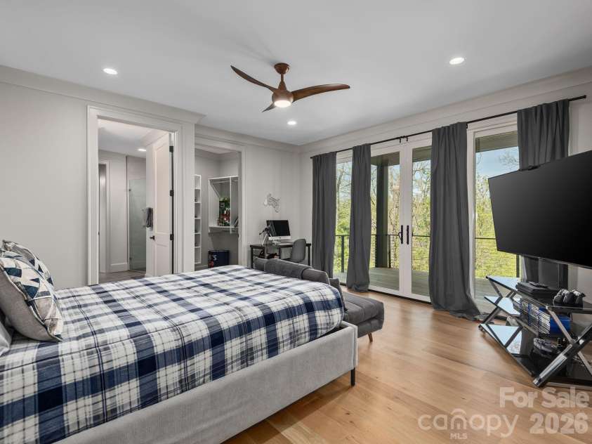 642 Altamont View, Asheville, NC 28804.  MLS# CAR4369480, YatesRealty ID 13500. 