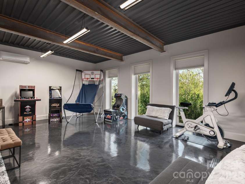 642 Altamont View, Asheville, NC 28804.  MLS# CAR4369480, YatesRealty ID 13500. 