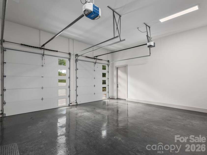 642 Altamont View, Asheville, NC 28804.  MLS# CAR4369480, YatesRealty ID 13500. 