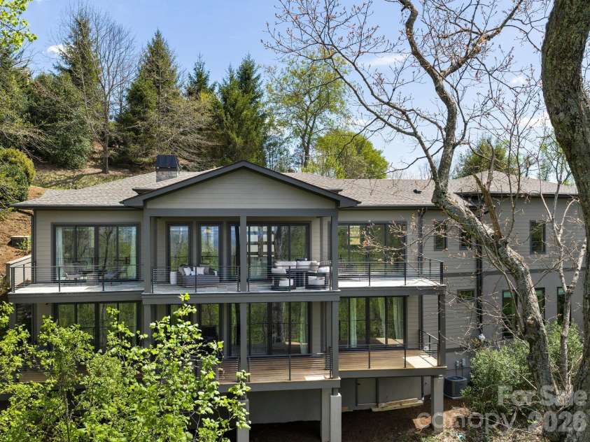 642 Altamont View, Asheville, NC 28804.  MLS# CAR4369480, YatesRealty ID 13500. 