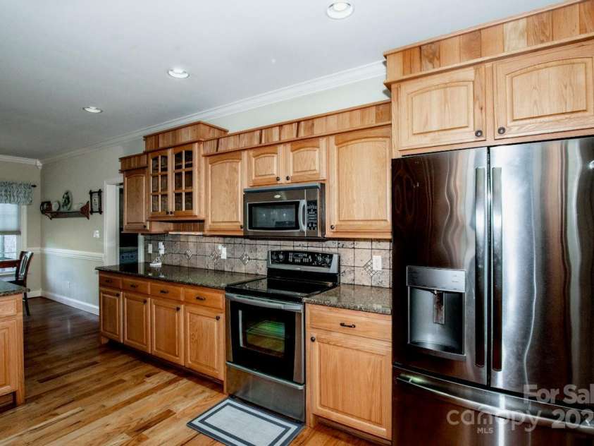 227 Donsdale Drive, Statesville, NC 28625.  MLS# CAR4244676, YatesRealty ID 13501. 