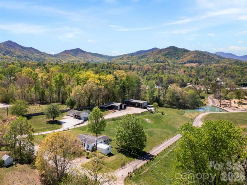 60 Dix Creek Chapel Road, Asheville, NC 28806.  MLS# CAR4369677, YatesRealty ID 13501. 