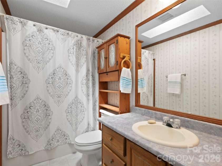 60 Dix Creek Chapel Road, Asheville, NC 28806.  MLS# CAR4369677, YatesRealty ID 13501. Bathroom
