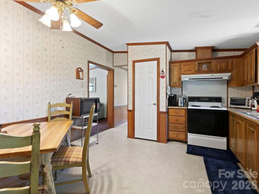 60 Dix Creek Chapel Road, Asheville, NC 28806.  MLS# CAR4369677, YatesRealty ID 13501. Kitchen