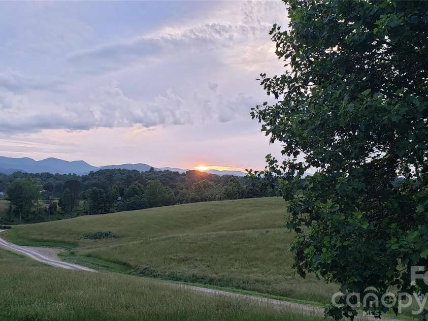 60 Dix Creek Chapel Road, Asheville, NC 28806.  MLS# CAR4369677, YatesRealty ID 13501. Sunset View