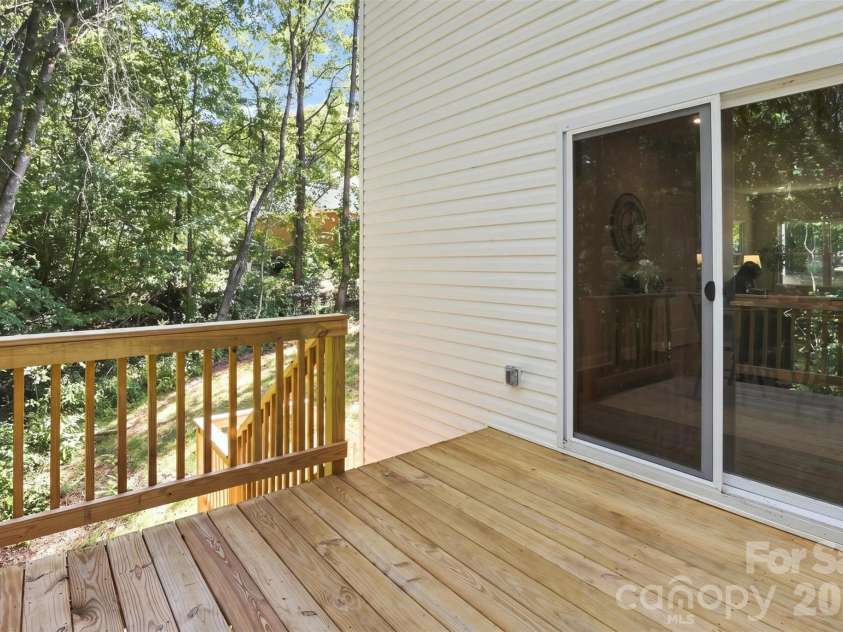 1074 Mackey Court, Gastonia, NC 28056.  MLS# CAR4422714, YatesRealty ID 13502. 