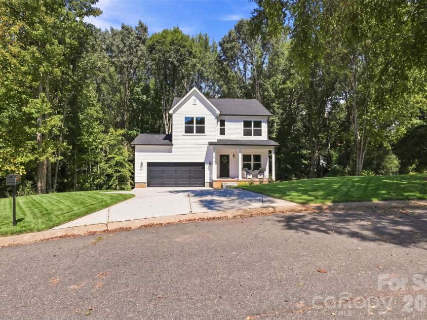 1074 Mackey Court, Gastonia, NC 28056.  MLS# CAR4422714, YatesRealty ID 13502. 