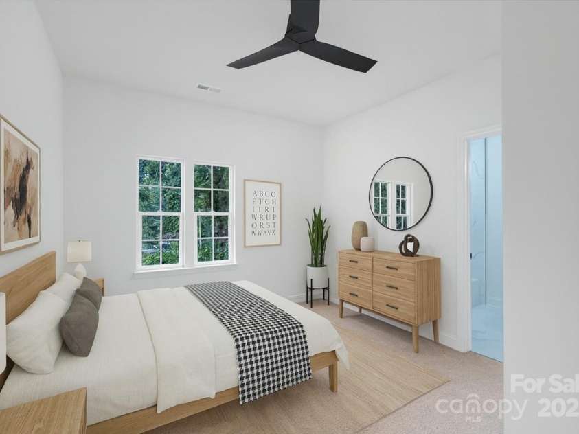 252 7th Street, Hickory, NC 28602.  MLS# CAR4290549, YatesRealty ID 13502. 