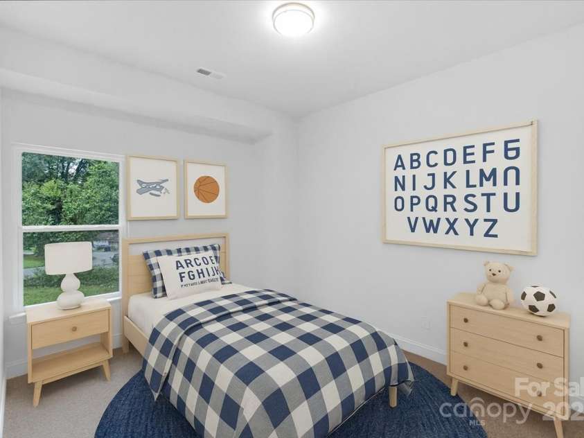 252 7th Street, Hickory, NC 28602.  MLS# CAR4290549, YatesRealty ID 13502. 