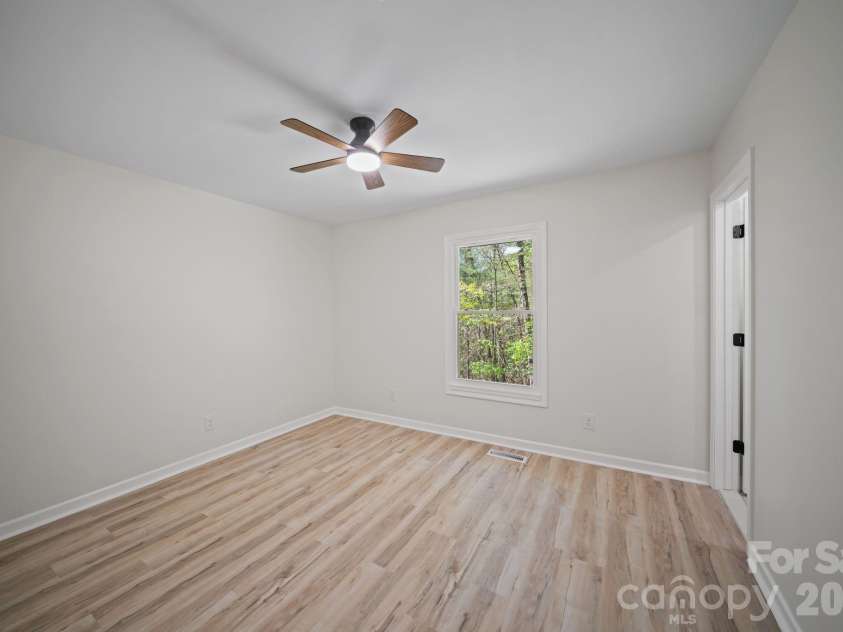 1263 See Off Mountain Road, Brevard, NC 28712.  MLS# CAR4365935, YatesRealty ID 13503. 