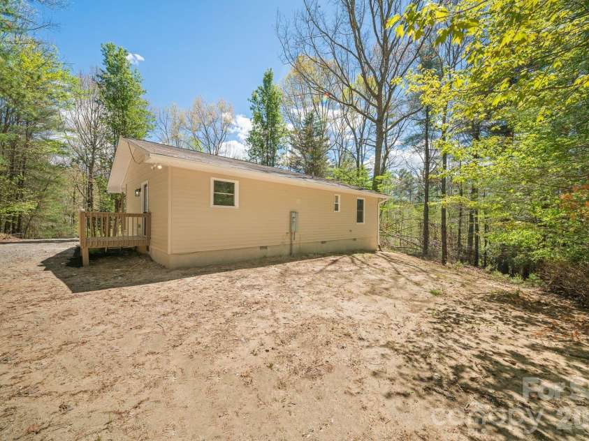 1263 See Off Mountain Road, Brevard, NC 28712.  MLS# CAR4365935, YatesRealty ID 13503. 