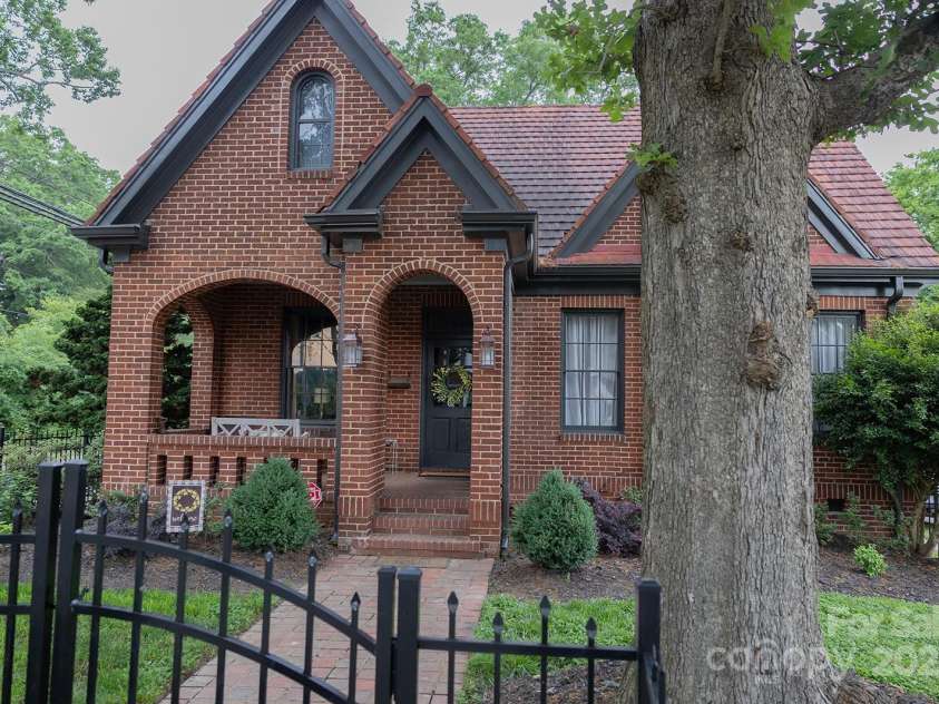 324 5th Street, Albemarle, NC 28001.  MLS# CAR4257848, YatesRealty ID 13503. 324 N 5th St