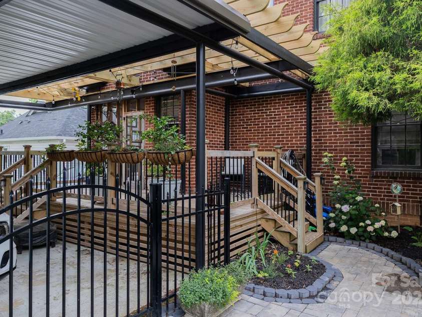 324 5th Street, Albemarle, NC 28001.  MLS# CAR4257848, YatesRealty ID 13503. 