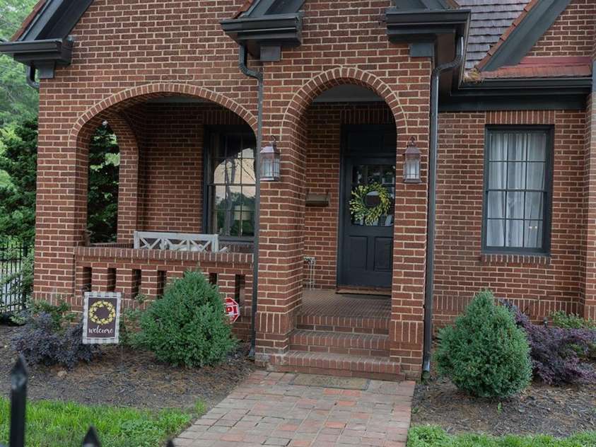 324 5th Street, Albemarle, NC 28001.  MLS# CAR4257848, YatesRealty ID 13503. 