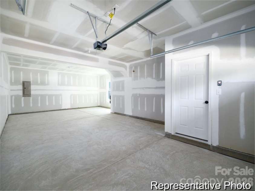11805 Avocet Street, Charlotte, NC 28215.  MLS# CAR4371772, YatesRealty ID 13504. Oversized Tandem Garage