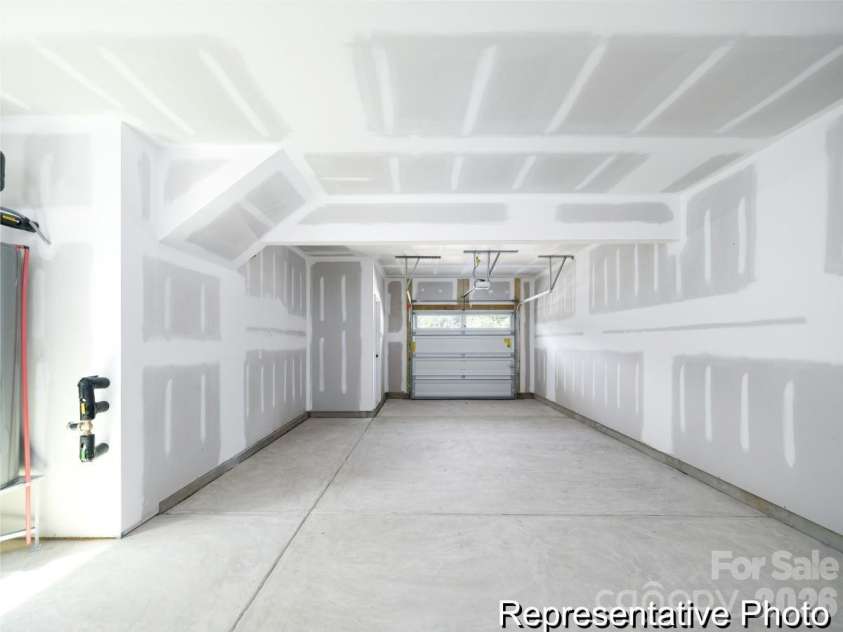 11805 Avocet Street, Charlotte, NC 28215.  MLS# CAR4371772, YatesRealty ID 13504. Oversized Tandem Garage