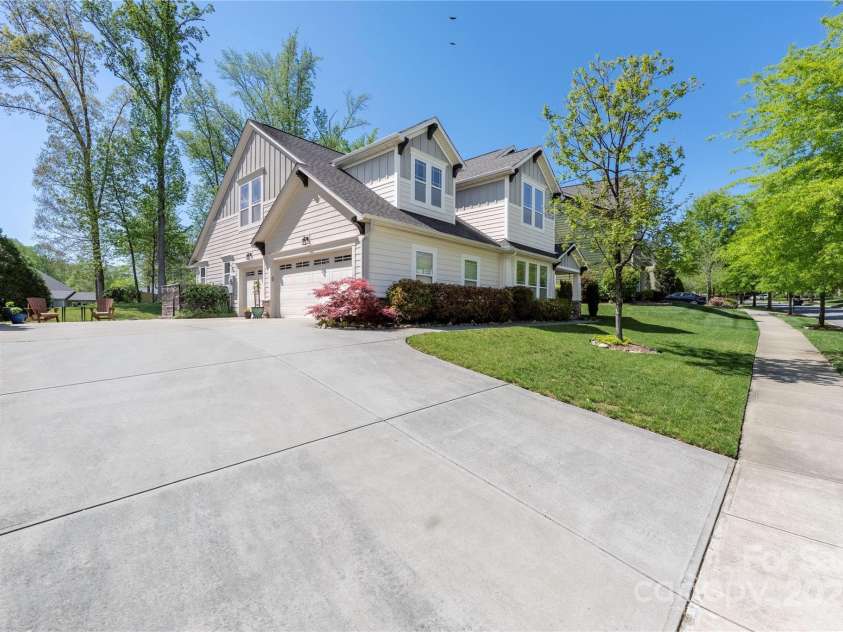 12942 Blakemore Avenue, Huntersville, NC 28078.  MLS# CAR4246426, YatesRealty ID 13505. 