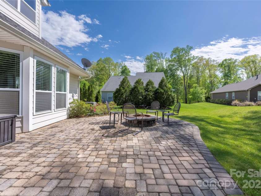 12942 Blakemore Avenue, Huntersville, NC 28078.  MLS# CAR4246426, YatesRealty ID 13505. 