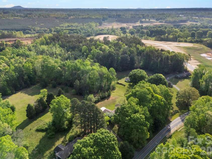 823 Carson Road, Gastonia, NC 28052.  MLS# CAR4371619, YatesRealty ID 13505. 