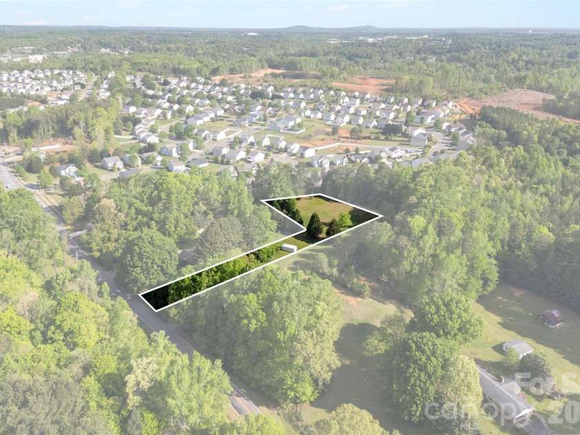 823 Carson Road, Gastonia, NC 28052.  MLS# CAR4371619, YatesRealty ID 13505. 