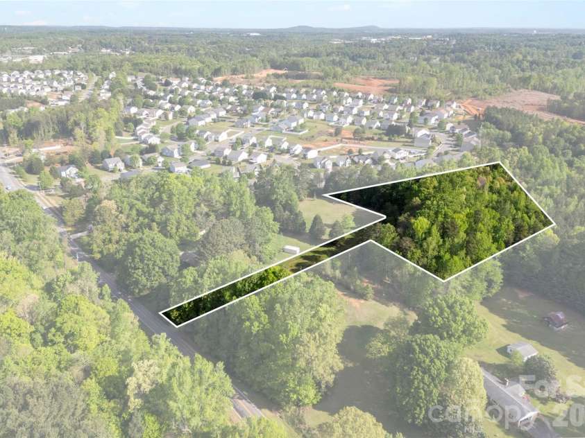 823 Carson Road, Gastonia, NC 28052.  MLS# CAR4371619, YatesRealty ID 13505. 