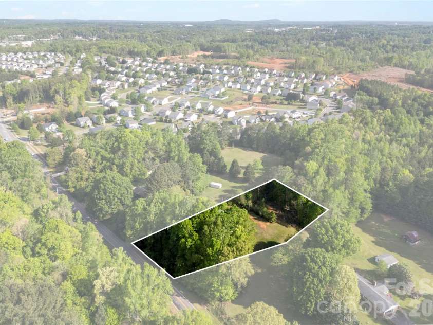823 Carson Road, Gastonia, NC 28052.  MLS# CAR4371619, YatesRealty ID 13505. 