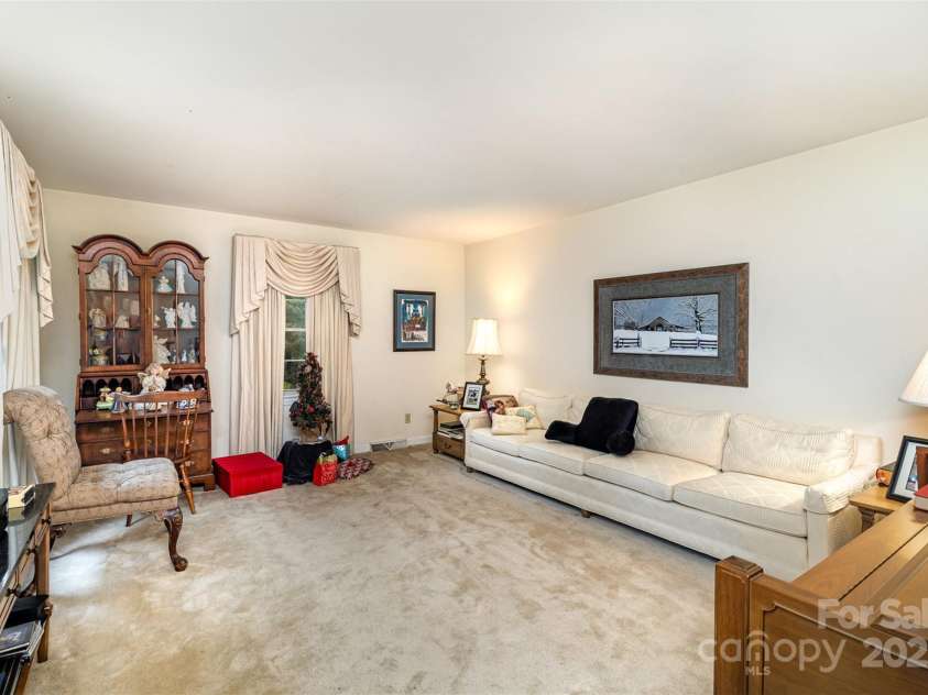 104 Linden Street, Morganton, NC 28655.  MLS# CAR4253561, YatesRealty ID 13506. 