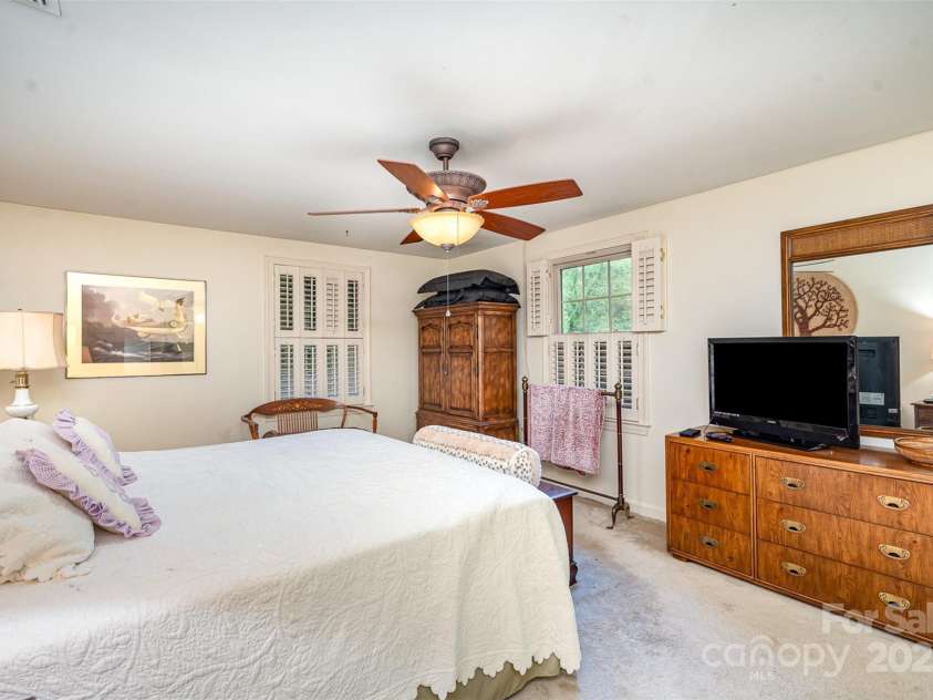 104 Linden Street, Morganton, NC 28655.  MLS# CAR4253561, YatesRealty ID 13506. 