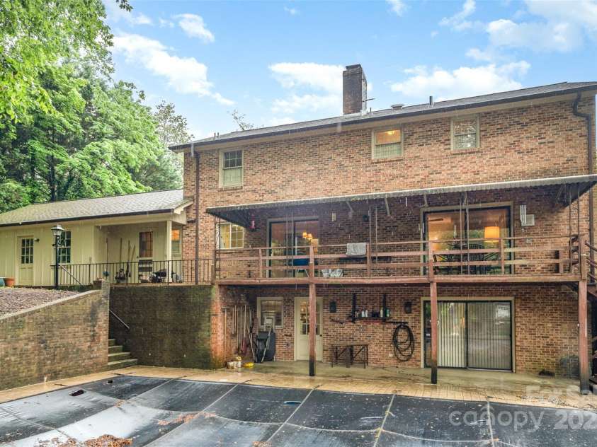 104 Linden Street, Morganton, NC 28655.  MLS# CAR4253561, YatesRealty ID 13506. 
