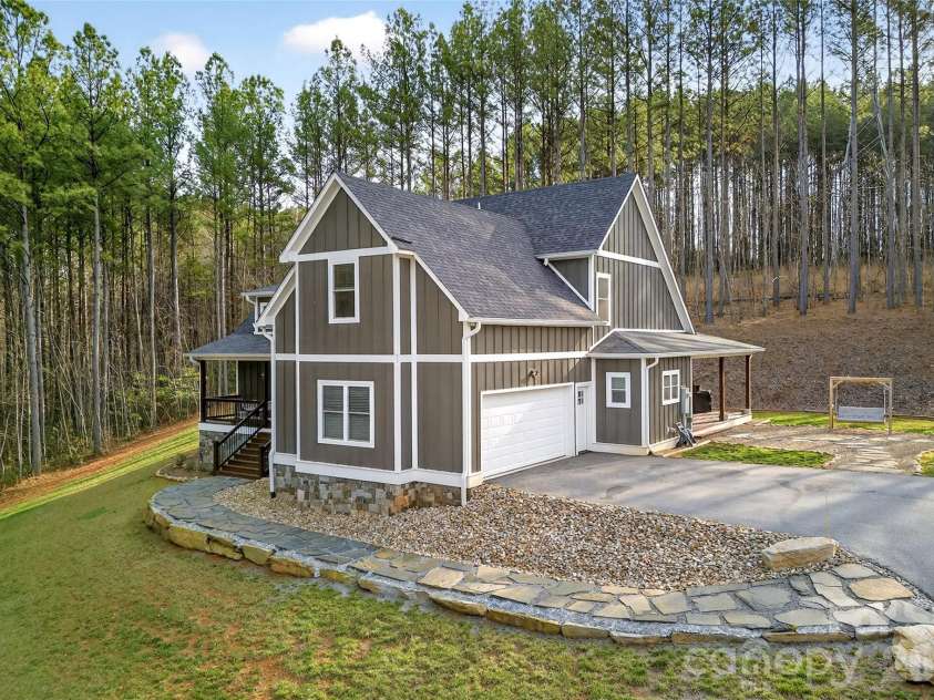 201 Wright Road, Marion, NC 28752.  MLS# CAR4371777, YatesRealty ID 13506. 