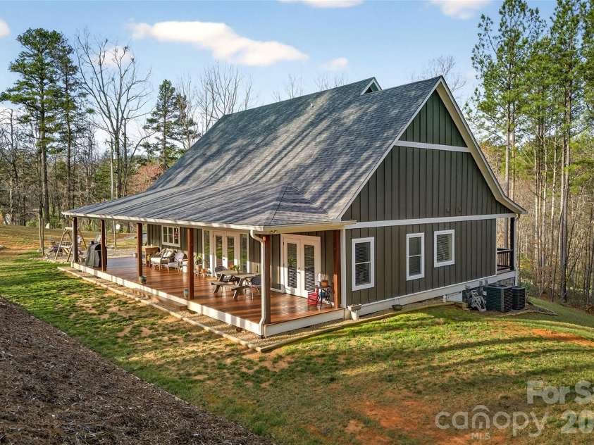 201 Wright Road, Marion, NC 28752.  MLS# CAR4371777, YatesRealty ID 13506. 