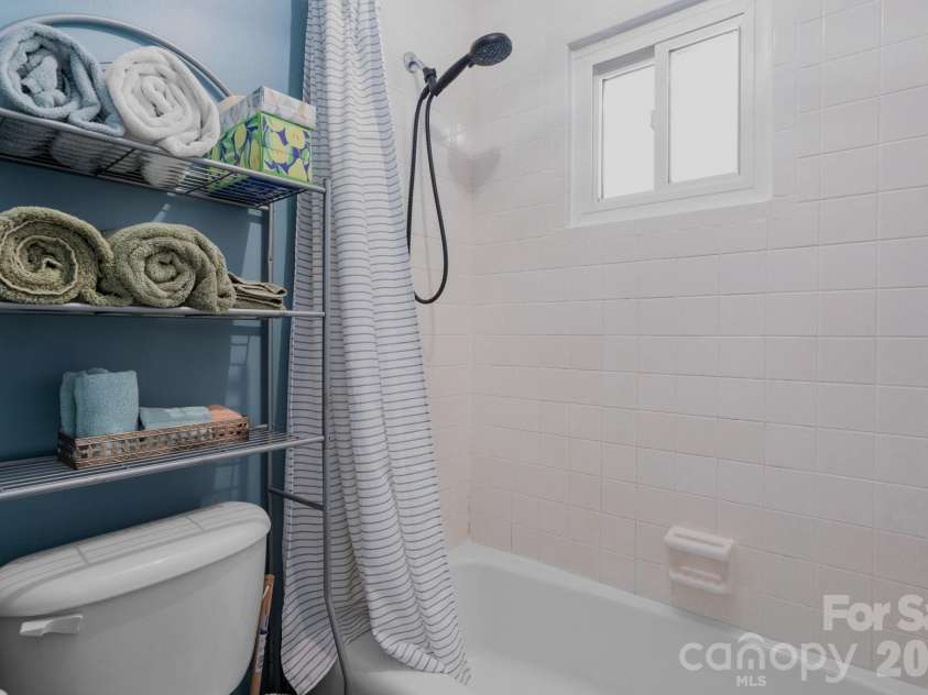 263 Fairway Lane, Spruce Pine, NC 28777.  MLS# CAR4410976, YatesRealty ID 13507. 
