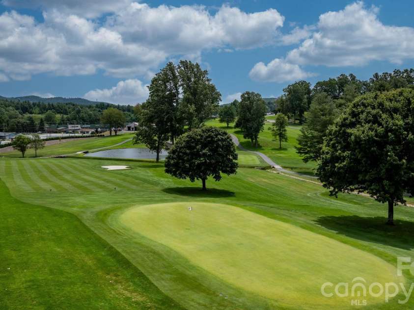 263 Fairway Lane, Spruce Pine, NC 28777.  MLS# CAR4410976, YatesRealty ID 13507. 
