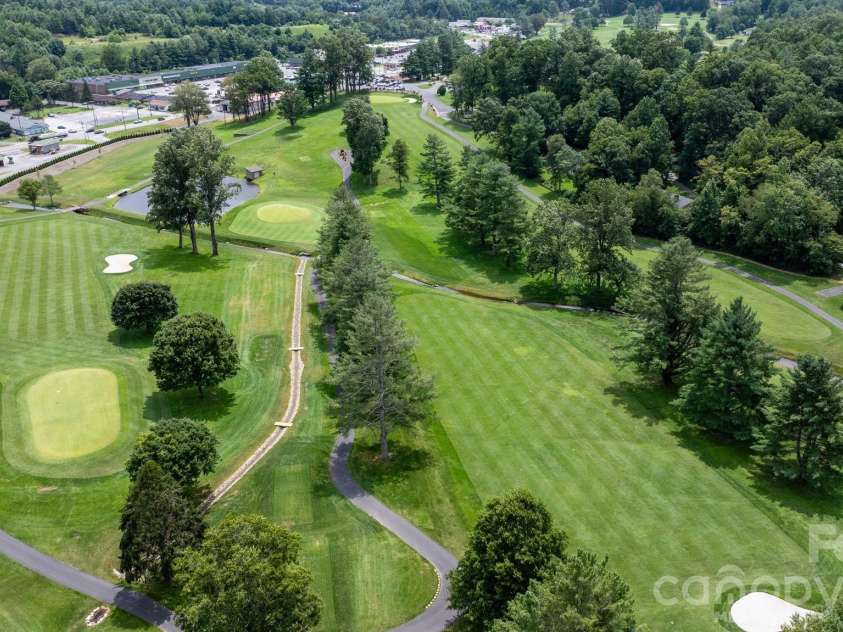 263 Fairway Lane, Spruce Pine, NC 28777.  MLS# CAR4410976, YatesRealty ID 13507. 