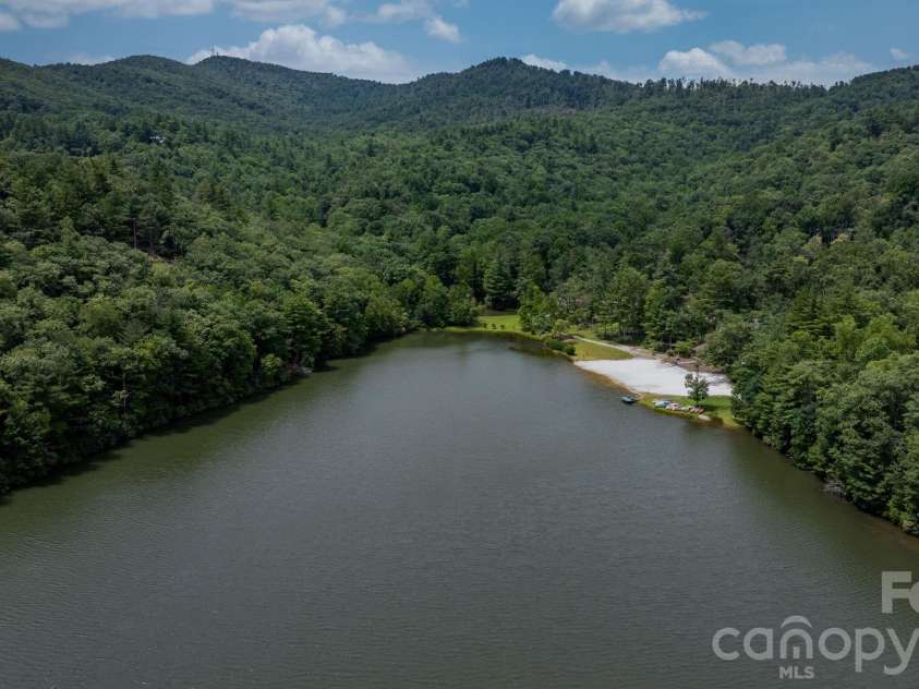 263 Fairway Lane, Spruce Pine, NC 28777.  MLS# CAR4410976, YatesRealty ID 13507. 
