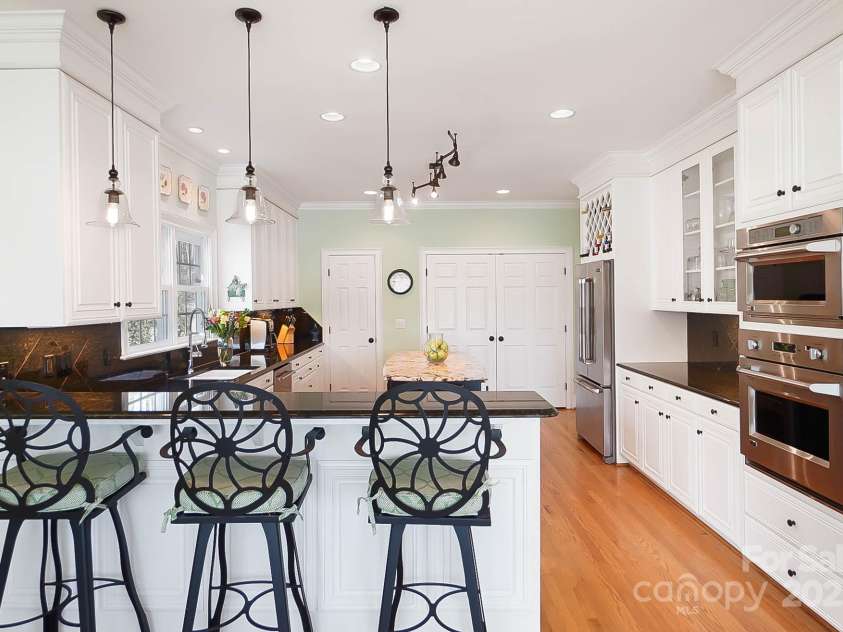 6403 Amos Smith Road, Charlotte, NC 28214.  MLS# CAR4233233, YatesRealty ID 13507. 