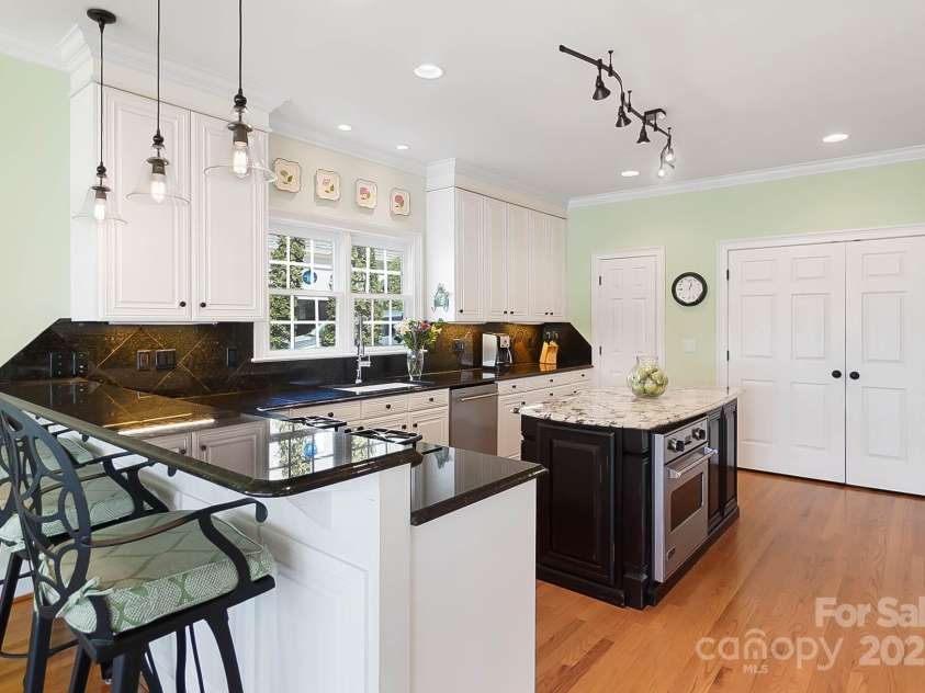 6403 Amos Smith Road, Charlotte, NC 28214.  MLS# CAR4233233, YatesRealty ID 13507. 