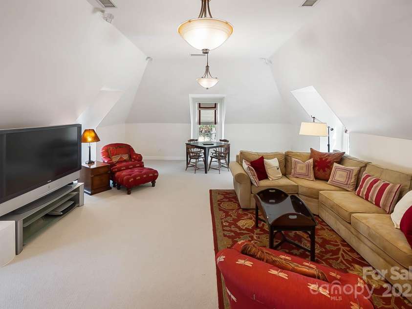 6403 Amos Smith Road, Charlotte, NC 28214.  MLS# CAR4233233, YatesRealty ID 13507. Huge bonus room with full bath