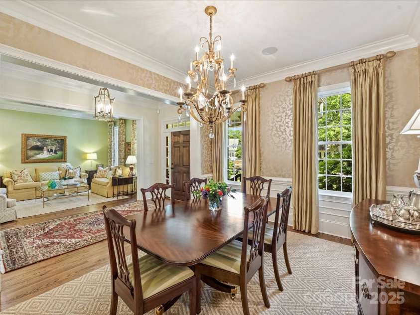2129 Halford Place, Charlotte, NC 28211.  MLS# CAR4254721, YatesRealty ID 13509. Dining Room