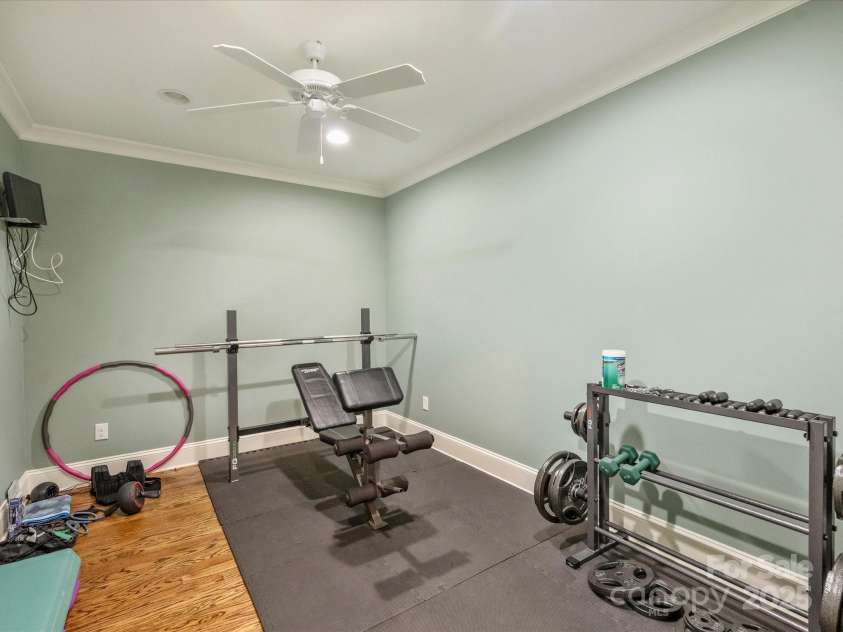 2129 Halford Place, Charlotte, NC 28211.  MLS# CAR4254721, YatesRealty ID 13509. Exercise Room