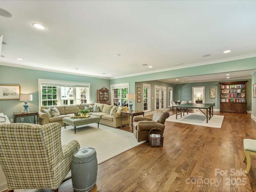 2129 Halford Place, Charlotte, NC 28211.  MLS# CAR4254721, YatesRealty ID 13509. Family & Rec Room
