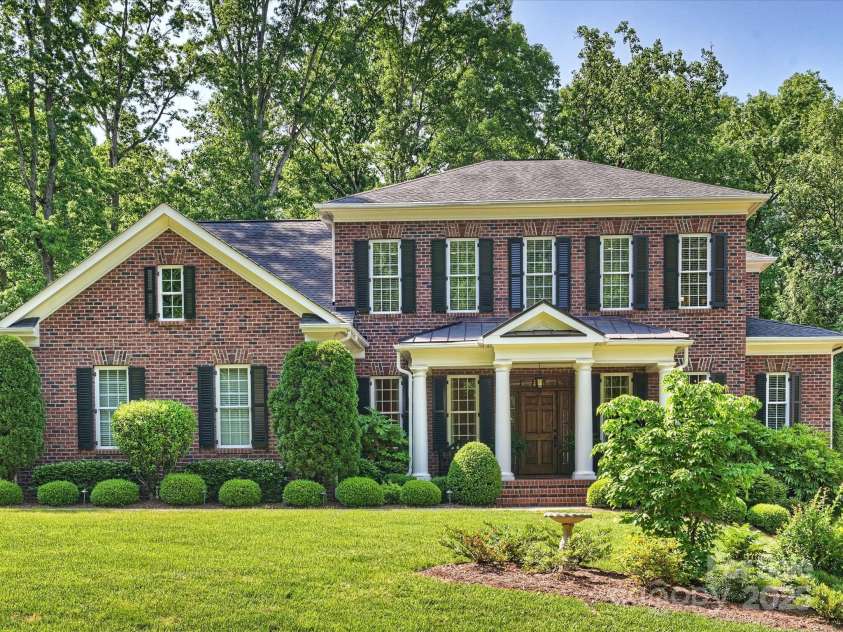 2129 Halford Place, Charlotte, NC 28211.  MLS# CAR4254721, YatesRealty ID 13509. Front Exterior